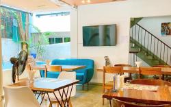 Cheers Social Apartment & Hotel