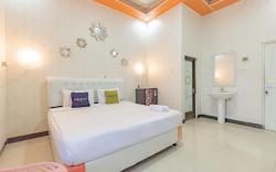 Urbanview Hotel Rifal Home Tegal