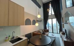 Classy 1 bedroom Duplex@KlccView Pool@Colony