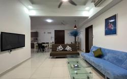 Charming 2BR Suites with Balcony@Regalia Residence