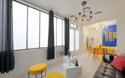 Modern Large  Studio Apartment for 3