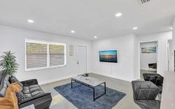 Bdrm Modern House Mins From Beach & Casino HB1