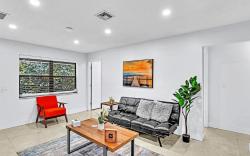 Hollywood 2 Bdrm New Furnished Beach Vacation LB2