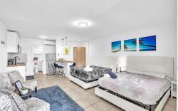 Large Studio Suite Close to Beach and Casino DB3