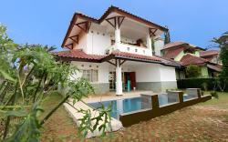 Villa ChavaMinerva Aries Ciater with Private Pool