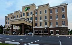 Holiday Inn Express Hotel & Suites Goldsboro - Base Area By IHG