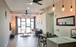 Cozy 3BR [2-8pax] 65"TV near MidValley/Pavilion 2