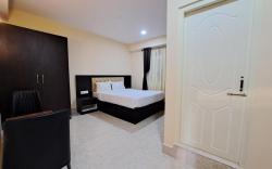 Snow White Retreat Hotel and Restaurant