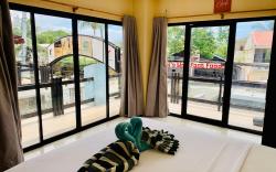 Alona Central Inn