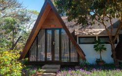 Vạn Tùng Homestay & Café