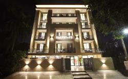 Saltstayz Premier - Galleria Market & MG Road