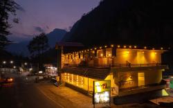 Whoopers Hostel