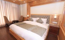 Calux Golden Woods Manali