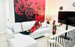 EdmontonLuxuryHome*14Min Airport*10Sleep*PoolTable