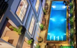 Nico's Hotel 2