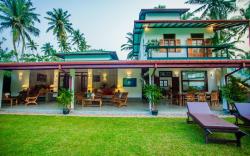 South Point Surf House - 5 Bedroom (Sleeps 14)
