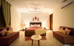 Guru Sadan, A Luxe Stay
