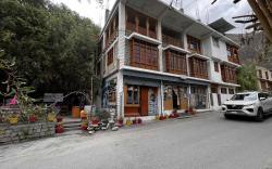 Turtuk Ashoor Guest House 