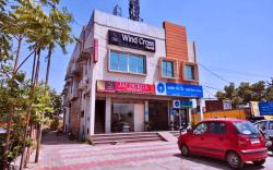 THE WIND CROSS HOTEL