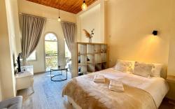 Beautiful apartment with a balcony in the downtown