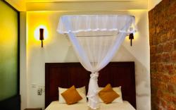 Airport Heritage Hotel