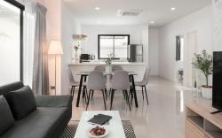 Hann House | 4BR 3BA | Naiyang Beach | HKT Airport