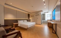 Huahang Hotel-Free Airport Transfer