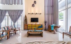 Lovely Fully Furnished Bungalow in Bukit Kemuning