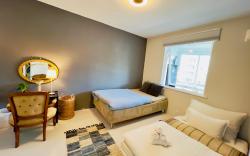 Luxury service apartment by Chanya 