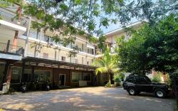 New Bandengan Beach Hotel