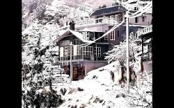 The Celebre- Little Castle Homestay Kanatal