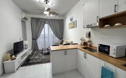 Sky Trees Bukit Indah Aeon with Wifi Netflix