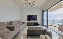 Danga Bay JB，High Floor Condo with Seaview ＆ 75"TV