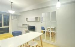 Spacious 1 Bedroom Unit in Centrio Tower