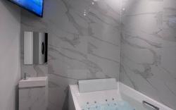 Suite With Private Jacuzzi