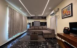 Moonscape Montera: Luxe Resort Living Oasis