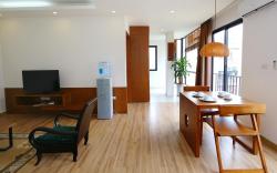 Bright & Modern 1-Bedroom Apt, Near Lotte Mall