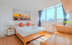 Cozy Comfy 1BR apartment pool, gym, balcony