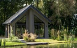 Eco Villa in Latour by Scenic Pond