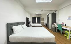 Deluxe@B&G HatYai Hostel
