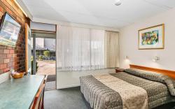 Cedar Lodge Motel
