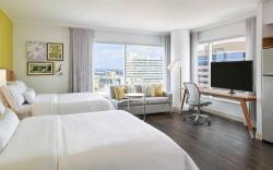 Element Austin Downtown