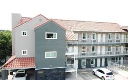 Village Motor Inn