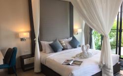 La Playa Pool Villa Beach Front Cha-am Huahin