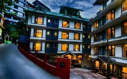 Muscatel Grand Silkroute - 300 Mts from MG Marg