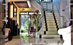 Peridot Suites