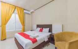 RedDoorz @ La Mega near Pasar Pagi Cirebon