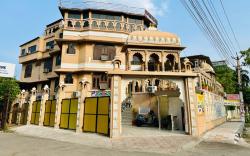 Hotel Empire Palace - Near Fatehsagar Lake