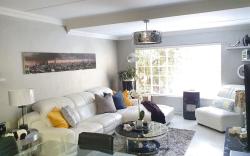 Upmarket 3 Bedroom Apartment