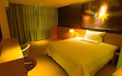 IU Hotel Zhengzhou Wenhua Road Sanquan Road Branch